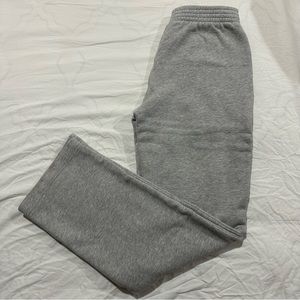 Aritzia TNA Boyfriend Straight Sweatpants